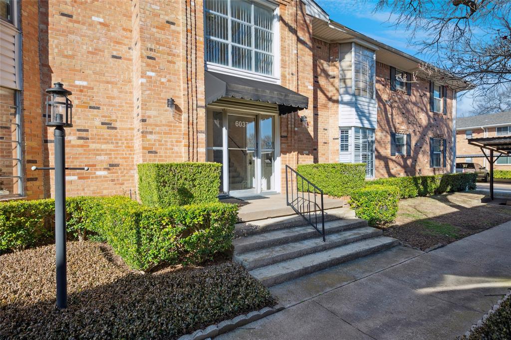 6037 Sandhurst Lane Property Photo