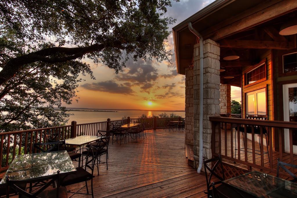 1096 Lakeside Trail Property Photo 14