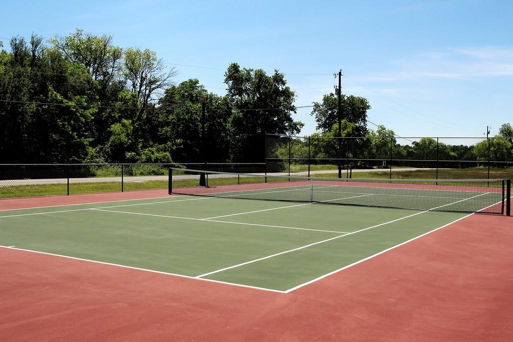 1096 Lakeside Trail Property Photo 30