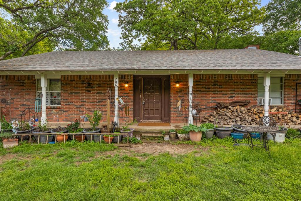 208 Shoreline Drive Property Photo 1