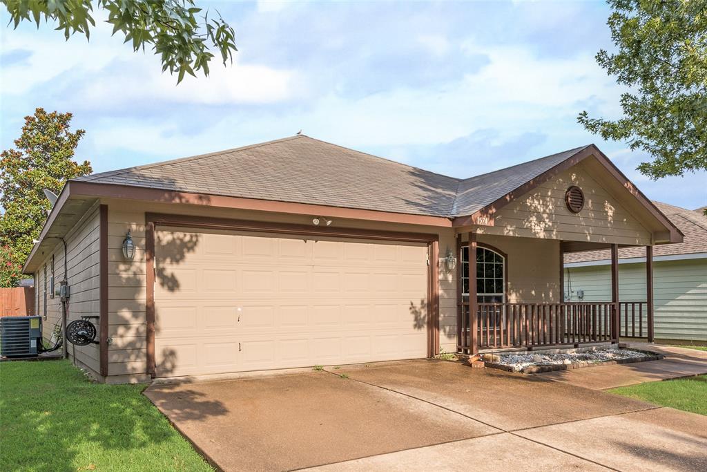 1574 Wildflower Drive Property Photo 2
