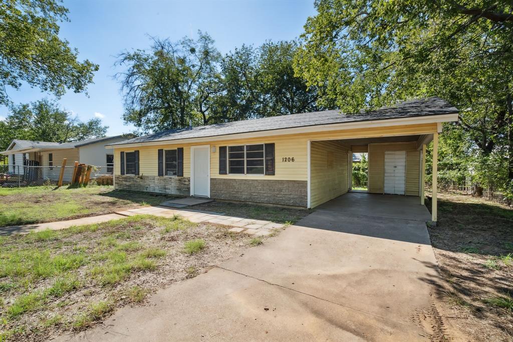 1206 E Se 2nd Avenue Property Photo 1