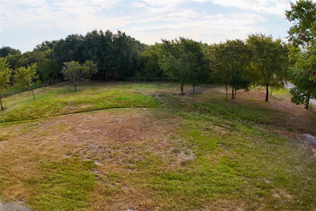 11161 Lakeside Drive Property Photo 3