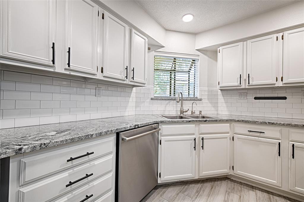 16301 Ledgemont Lane Property Photo