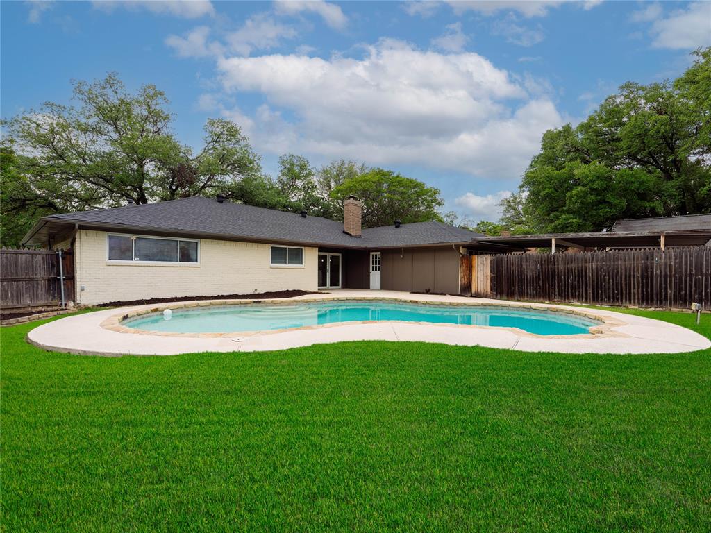 2310 Greenmeadow Drive Property Photo 1