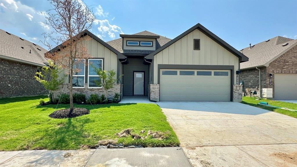 10520 BLUE LAPIS Road Property Photo 1