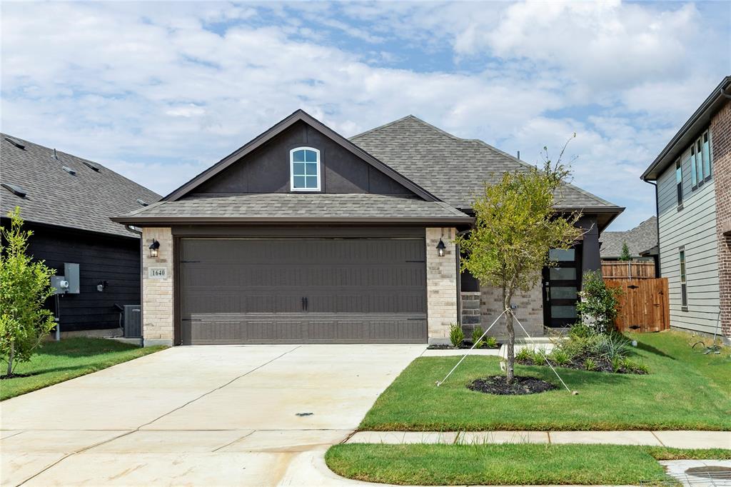 1640 Meadow Crest Property Photo 1