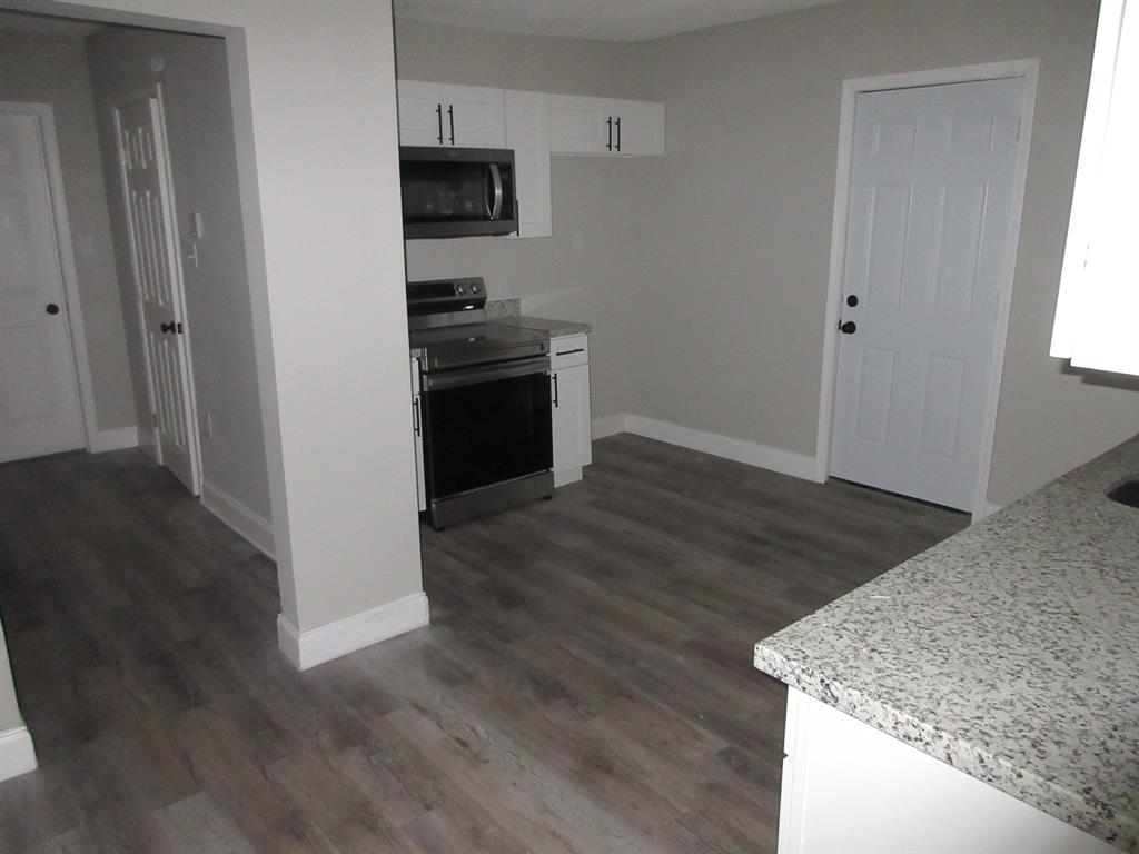328 S Talton Street Property Photo 8