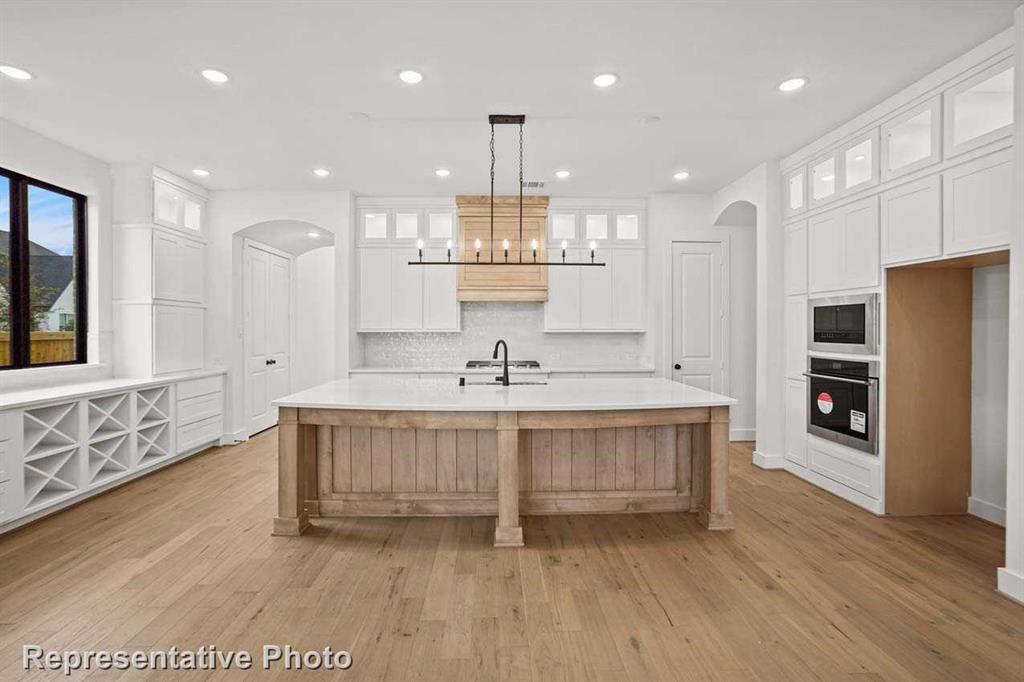 929 Shady Oaks Drive Property Photo