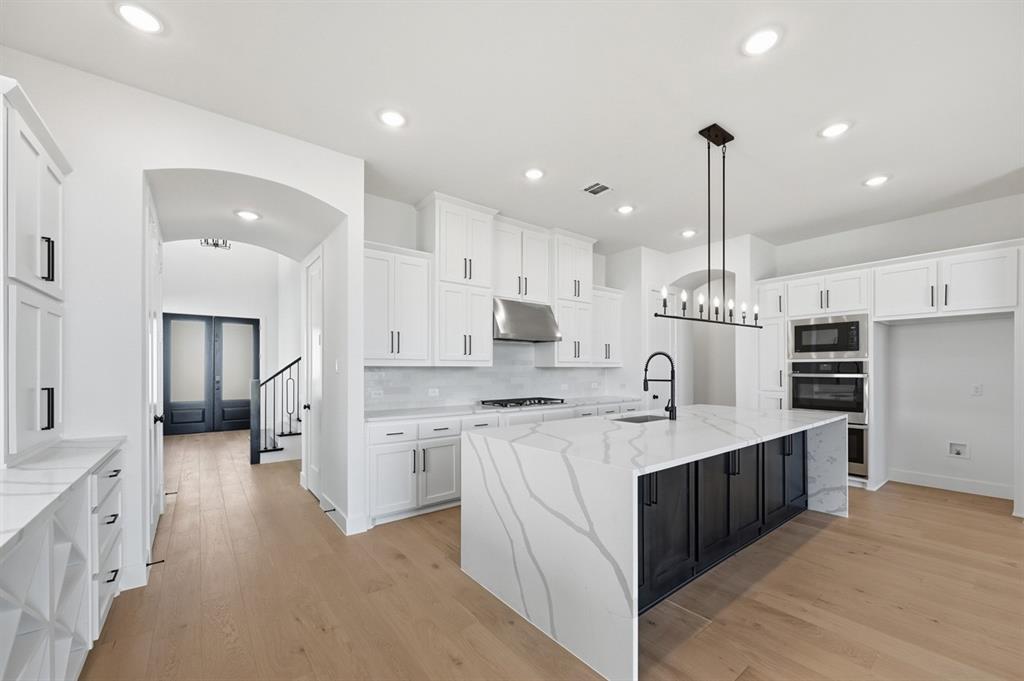 929 Shady Oaks Drive Property Photo 5