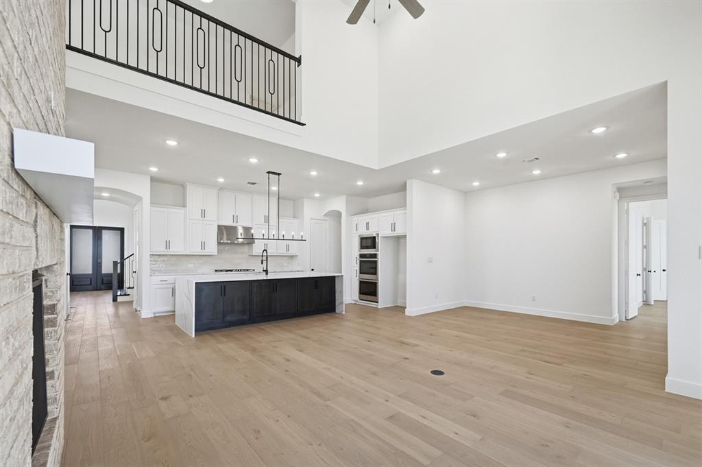 929 Shady Oaks Drive Property Photo 7