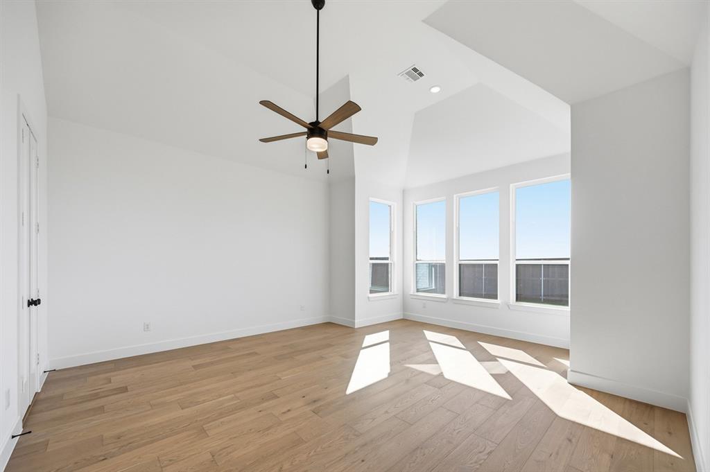 929 Shady Oaks Drive Property Photo 11