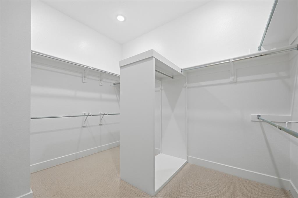 929 Shady Oaks Drive Property Photo 13