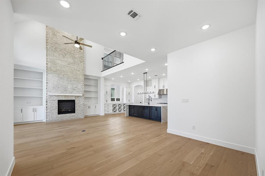 929 Shady Oaks Drive Property Photo 18