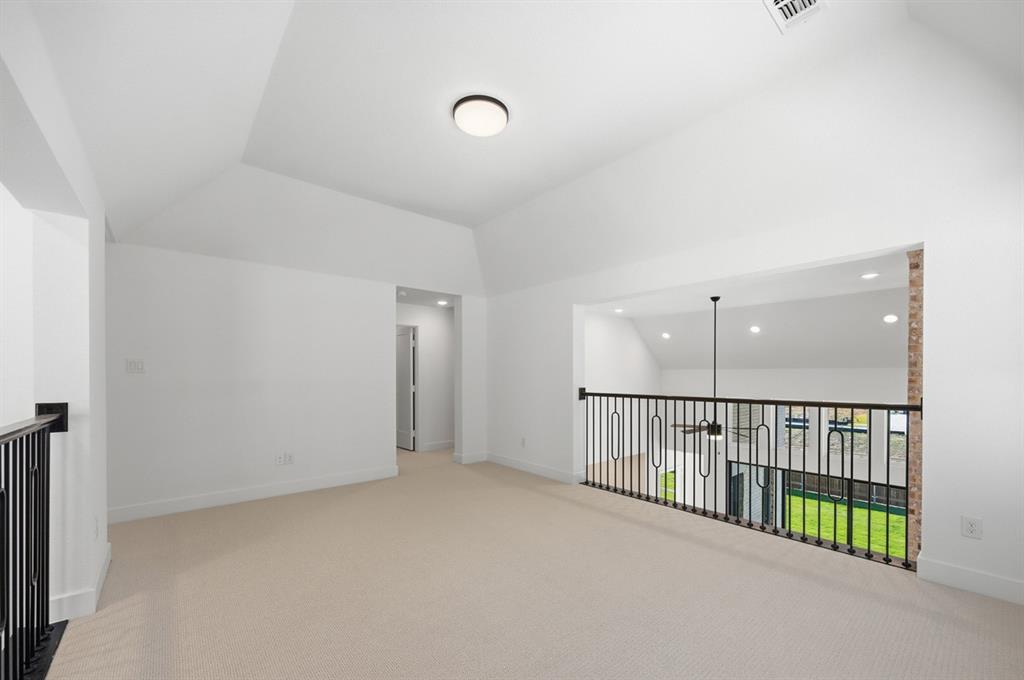 929 Shady Oaks Drive Property Photo 19