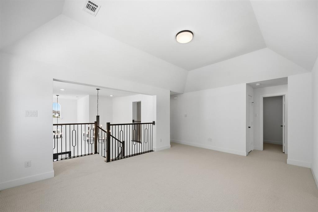 929 Shady Oaks Drive Property Photo 20