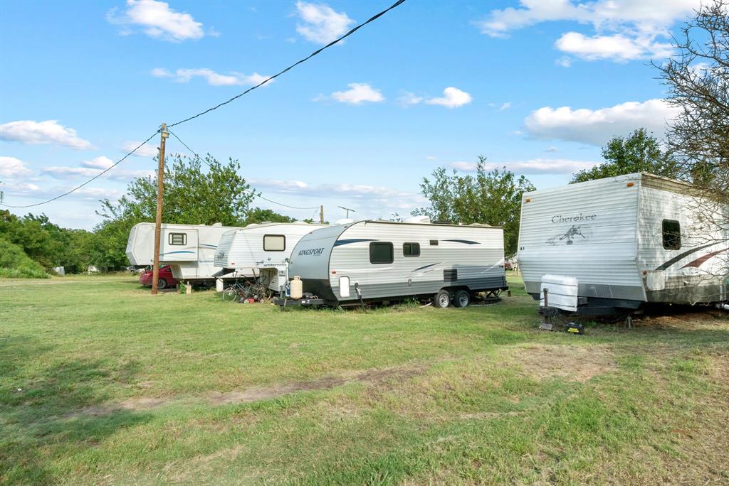 819 Gas House Road Property Photo