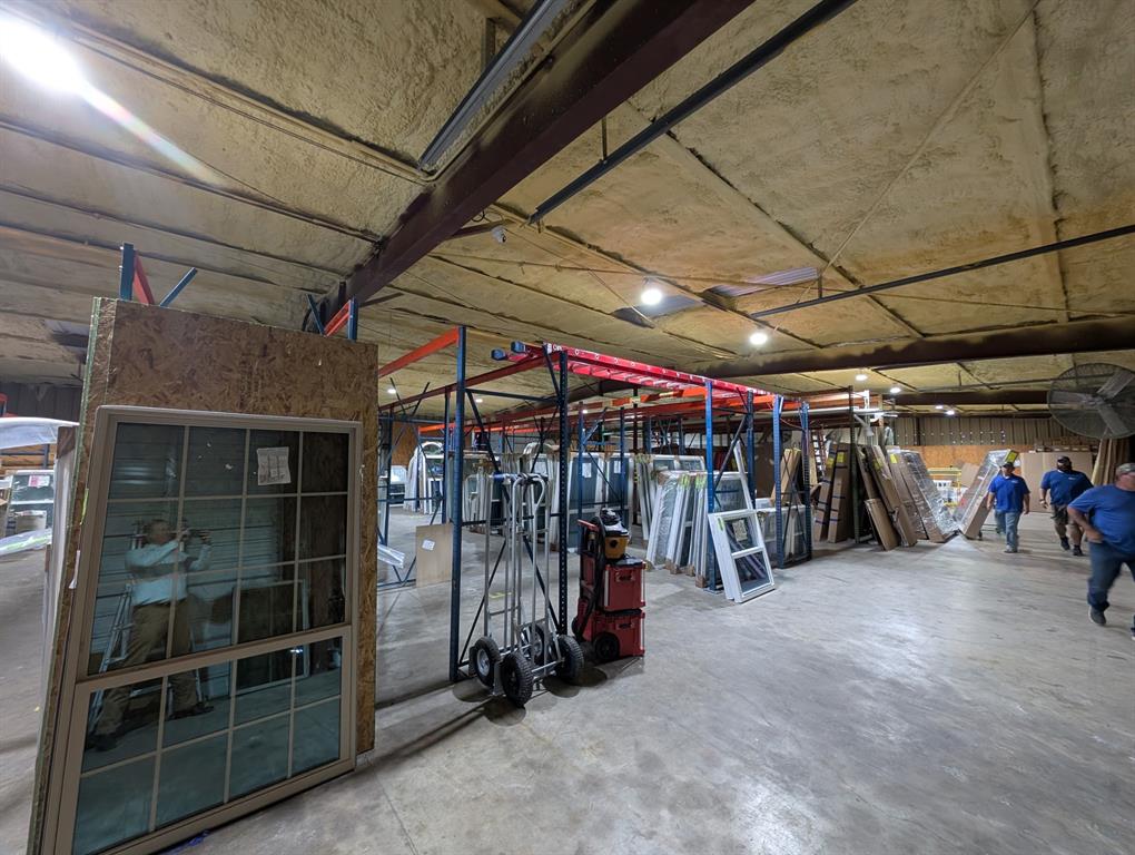 300 Kelly Street Property Photo 3