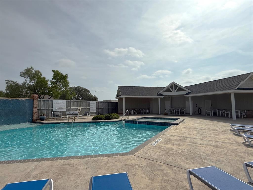 3441 Torrey Pine Property Photo 4
