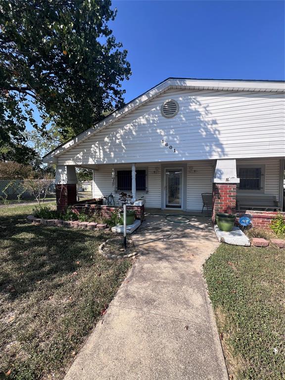1601 Bessie Street Property Photo