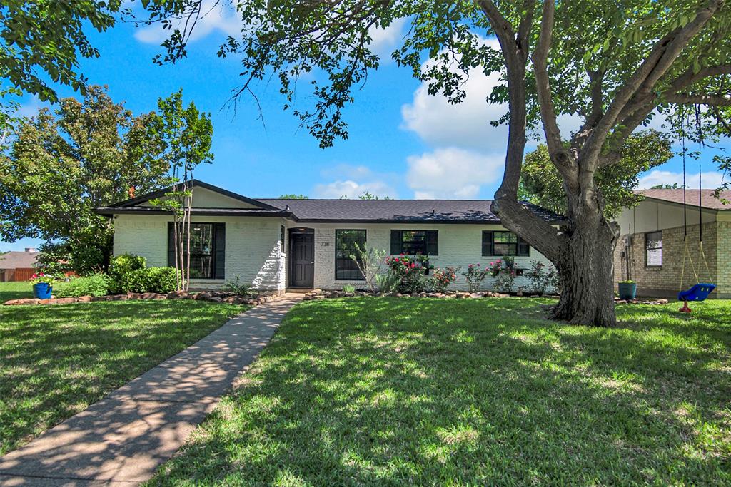 738 Longbeach Drive Property Photo 1