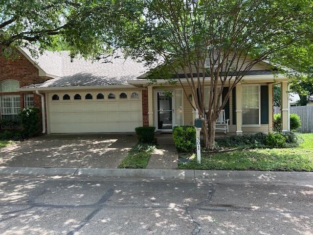 301 Village Circle Property Photo