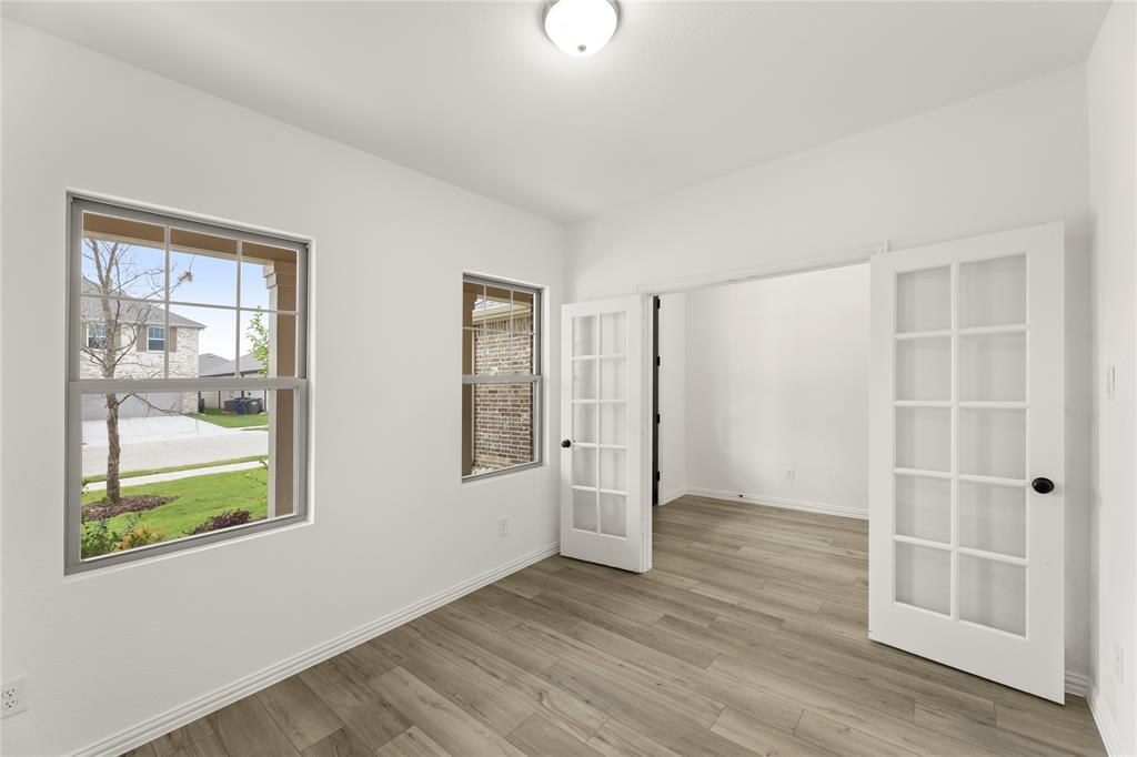 802 Roanoke Property Photo 4
