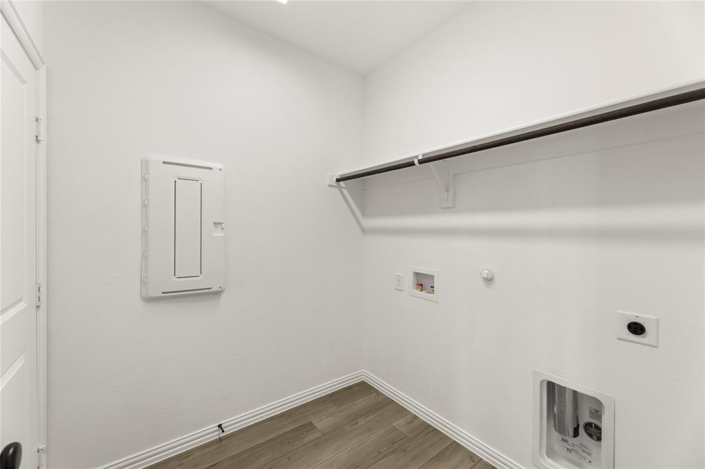 802 Roanoke Property Photo 5