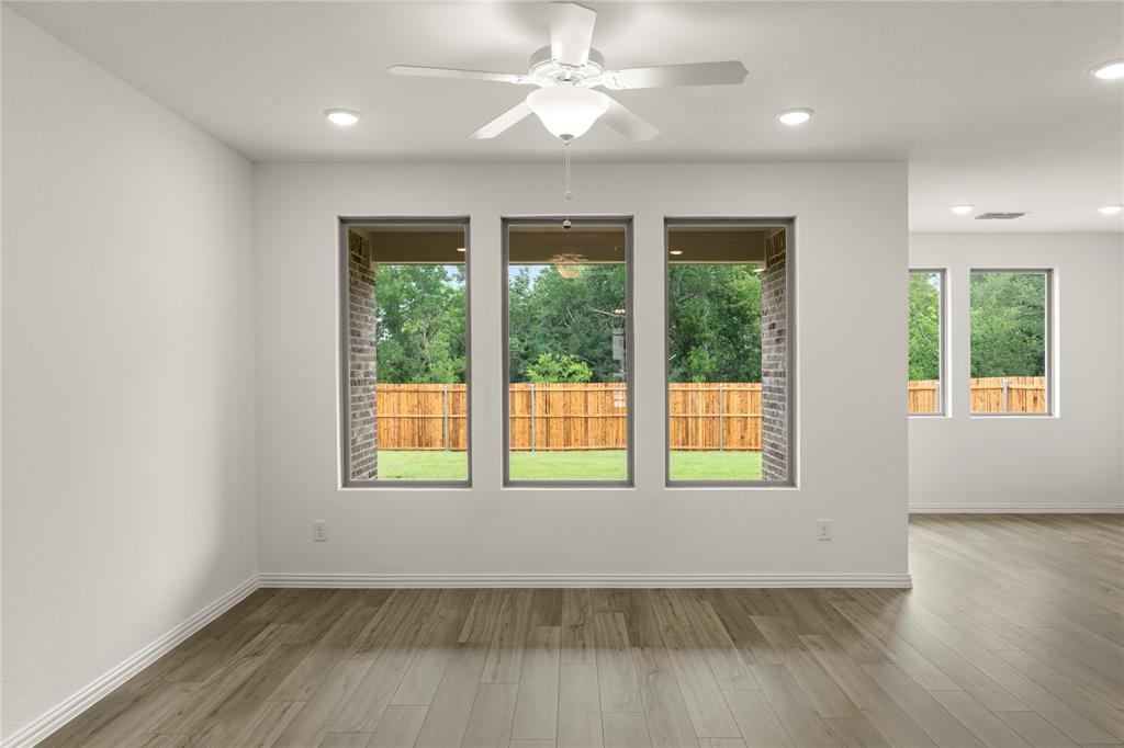 802 Roanoke Property Photo 6