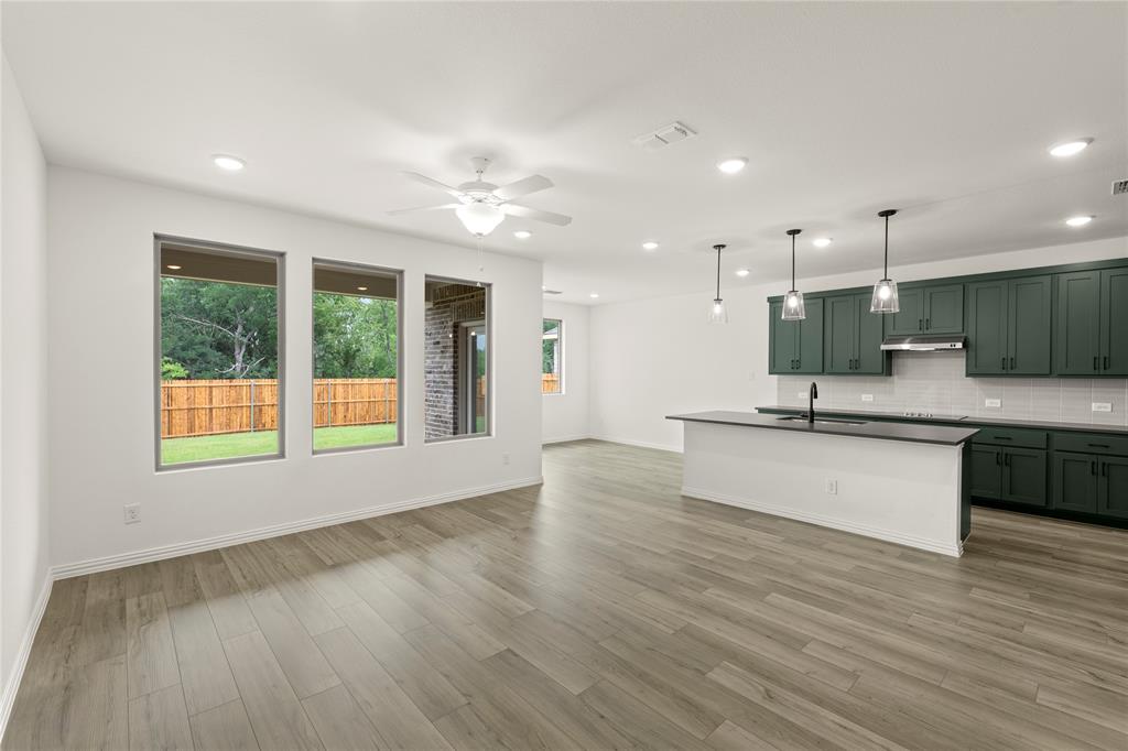 802 Roanoke Property Photo 7
