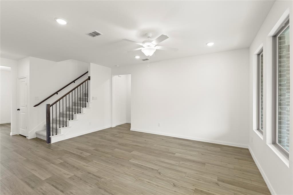 802 Roanoke Property Photo 8