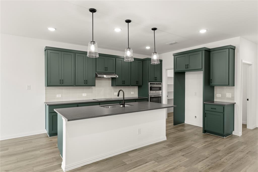 802 Roanoke Property Photo 10