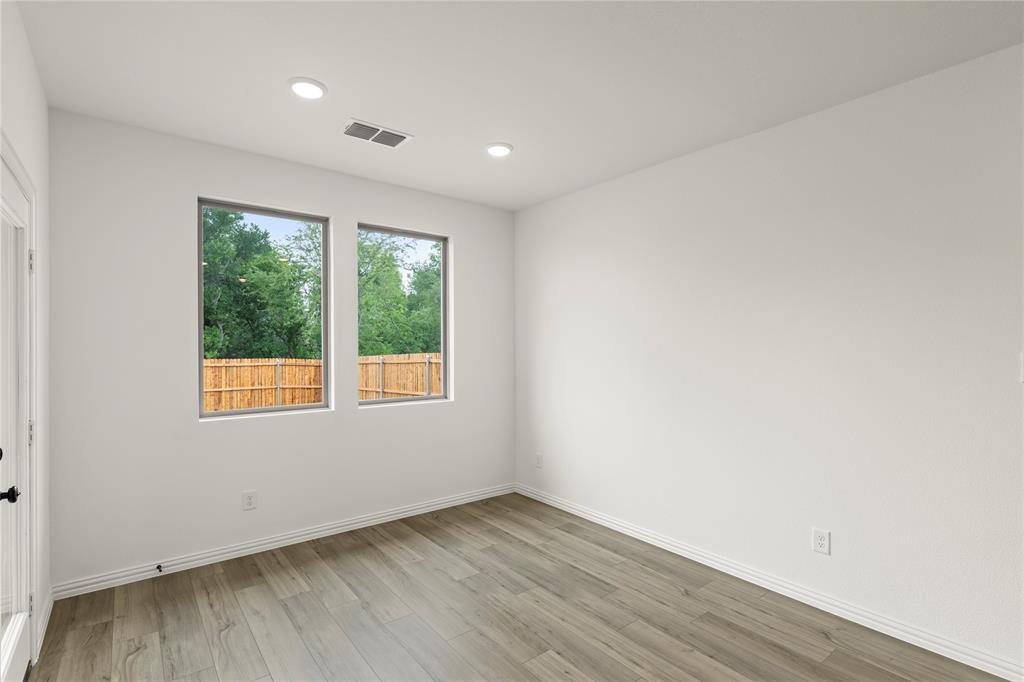 802 Roanoke Property Photo 12