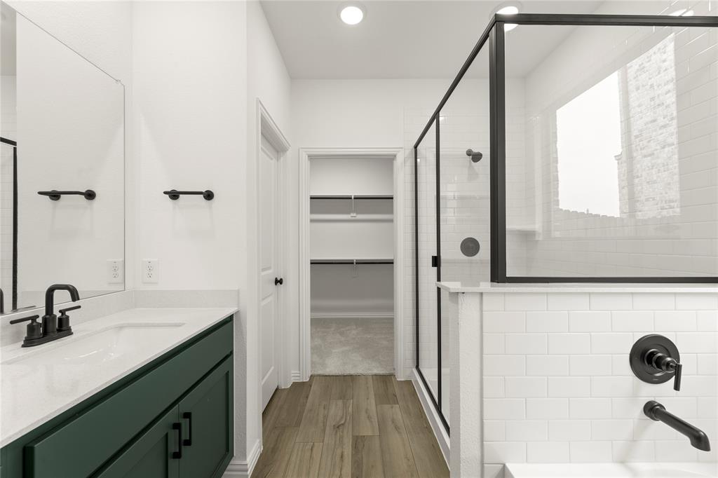 802 Roanoke Property Photo 17
