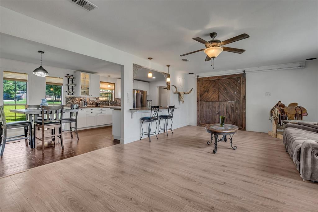 104 Willow Lake Lane Property Photo