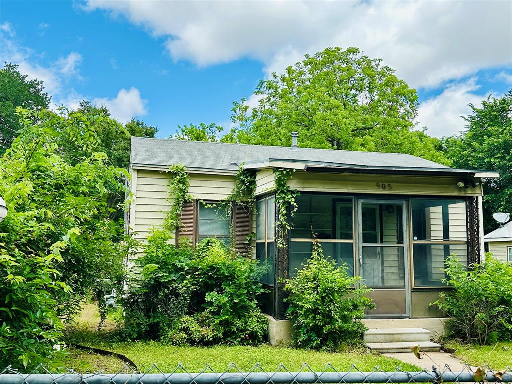 905 E Sycamore Street Property Photo