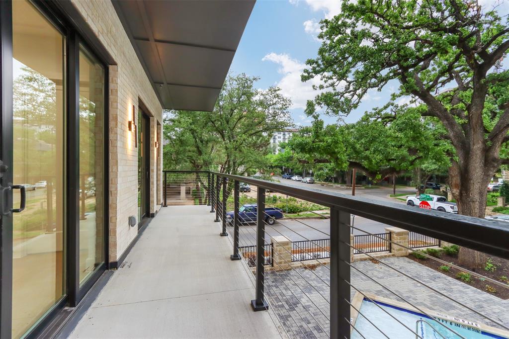 3601 Routh Street 2f Property Photo 6