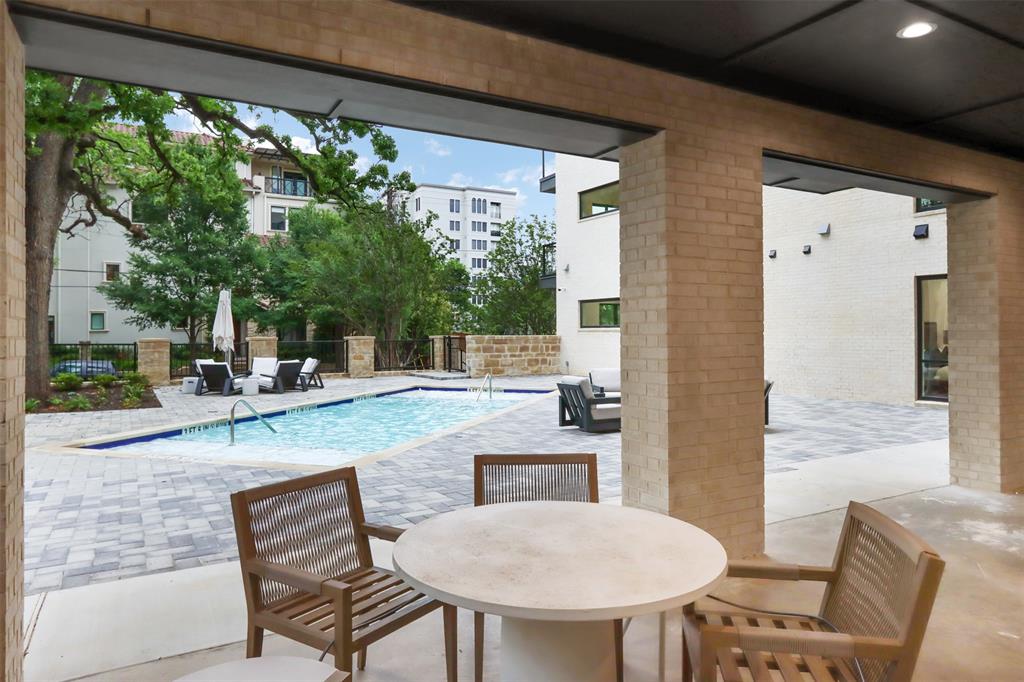 3601 Routh Street 2f Property Photo 9