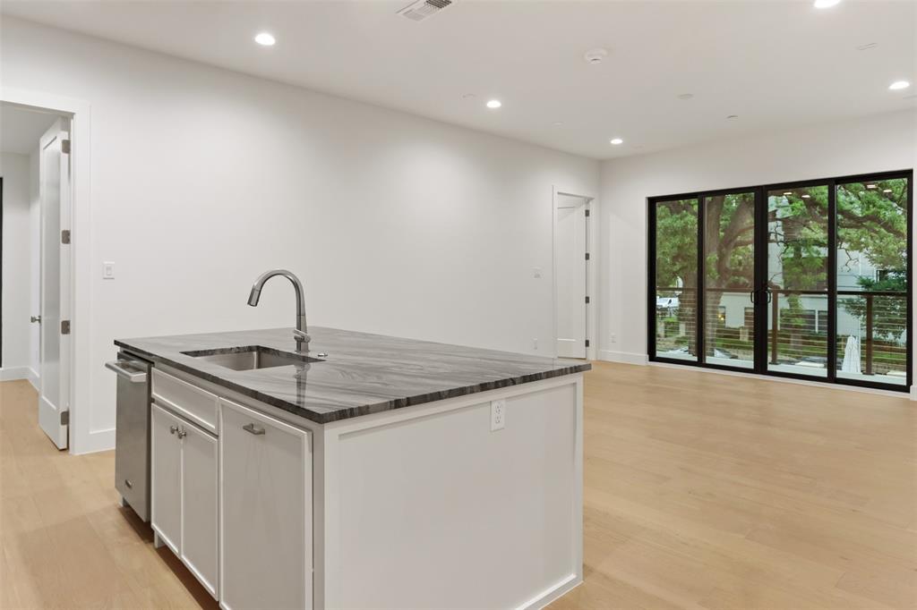 3601 Routh Street 2f Property Photo 12