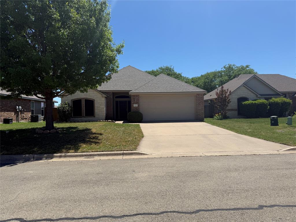 1123 Neuberry Cliffe Property Photo