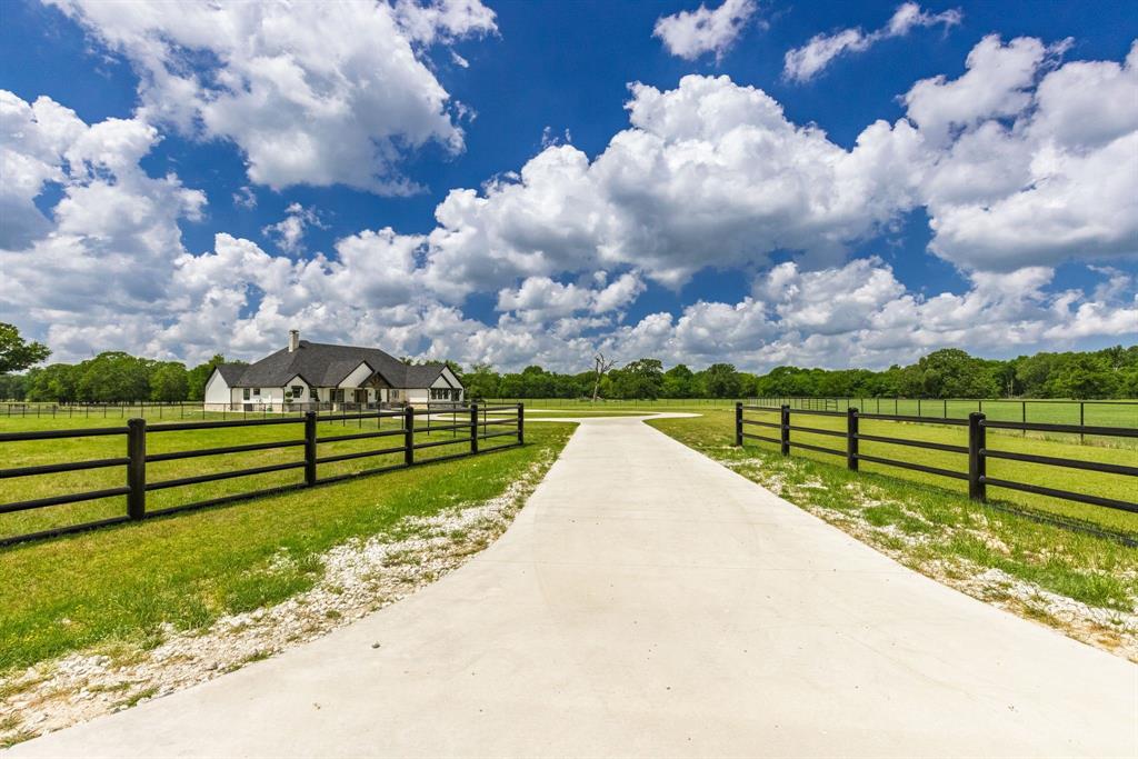 300 County Road 3636 Road Property Photo 1