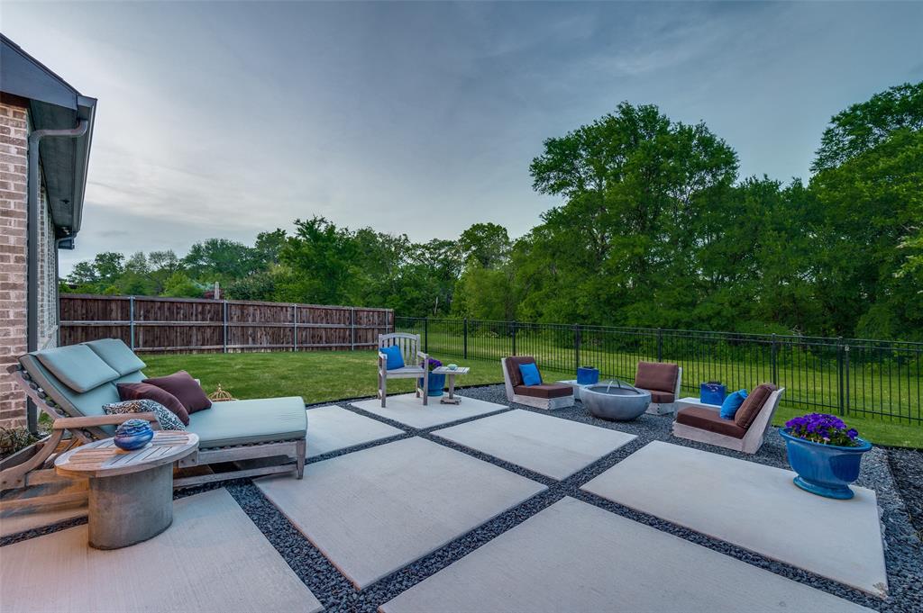 8620 Autumn Lake Trail Property Photo 4