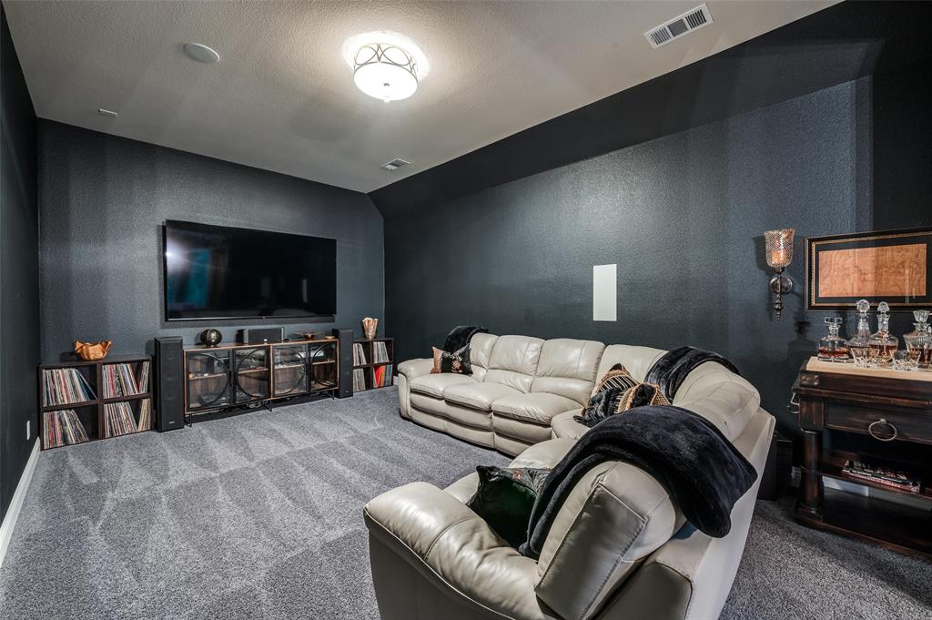 8620 Autumn Lake Trail Property Photo 17
