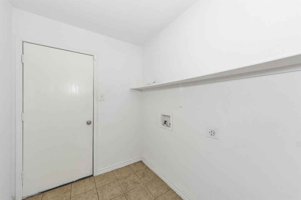 6021 Lucas Court Property Photo 6
