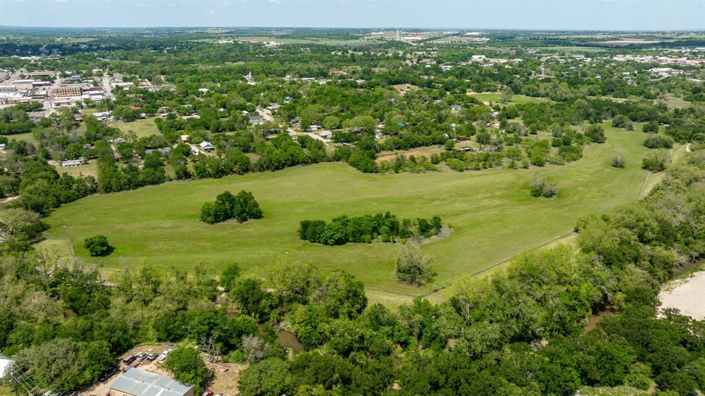 600 Crow Street Property Photo