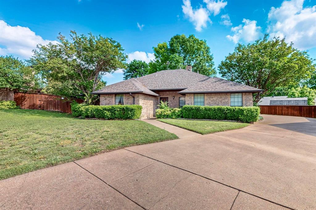 902 Briarcliff Court Property Photo 1