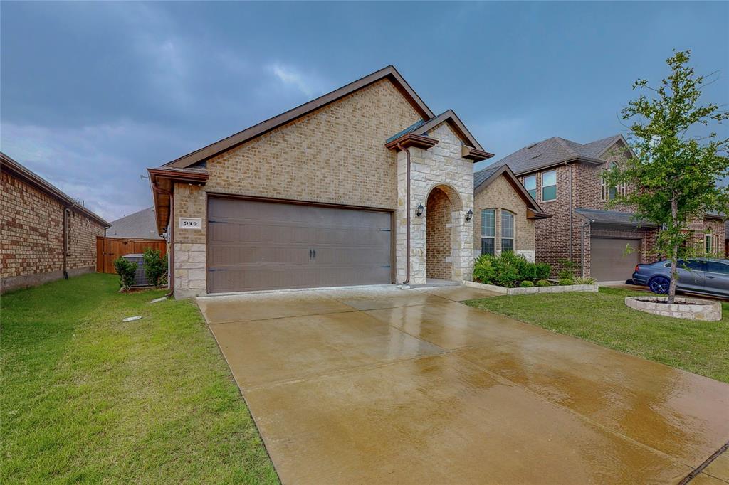 949 Royal Lane Property Photo 1