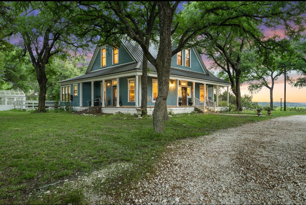 301 Avenue I Property Photo