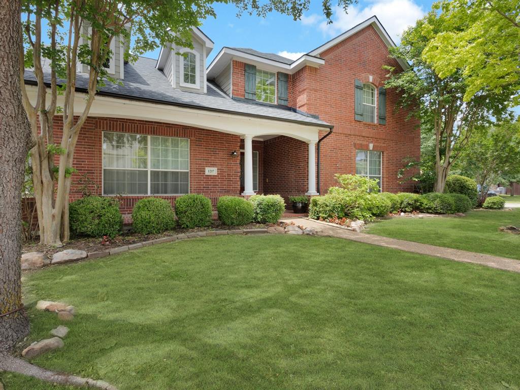 1217 Mandeville Drive Property Photo 1