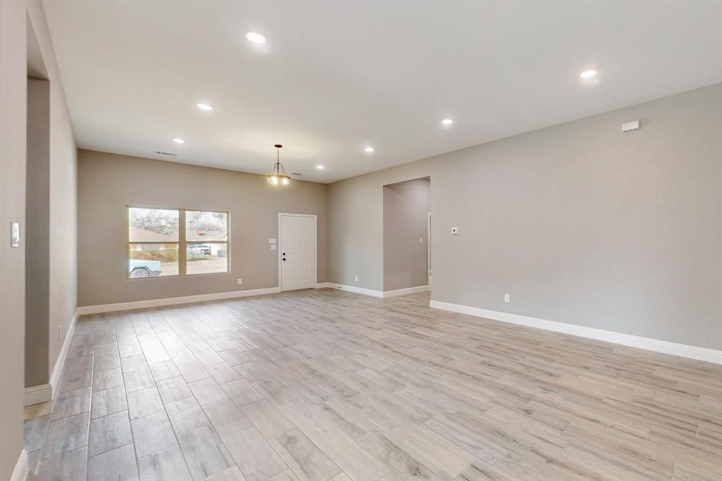 706 Poinsettia Drive Property Photo 1